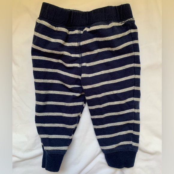 Carter’s 9 month sweatpants bundle - grey and navy/grey - Picture 5 of 7